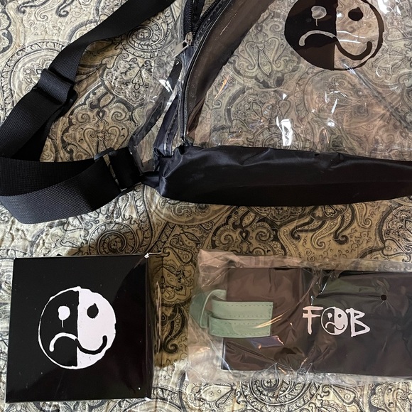 Fall out boy vip tour pack - Picture 4 of 6